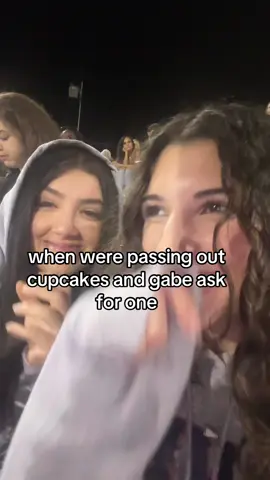 @Gabe yb rlly thought… #cupcakes 