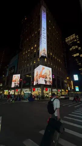 Mama I made it 😭🥹🤞🏾. Microinfluencer to the big screens???😭💕 @Luvmehair  #nyc #hairinfluencer #contentcreator #wiginfluencer #motivation 