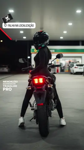 😅😅 #tiger #fyp #gemini #trend #fyyyyyyyyyyyyyyyy  Faça uma foto realista como se estivesse sendo tirada por outra pessoa em 4k, estou em um posto a noite, estou em cima de uma moto, com os dois pés levantados, a moto é uma (escolha a moto), estou vestida com os mesmos trajes da imagem ( adicione uma imagem de corpo todo, e uma só do rosto), e nos pés um tênis TN branco a foto está sendo tirada por trás e eu estou olhando para trás também, estou sem capacete. não modifique o rosto.