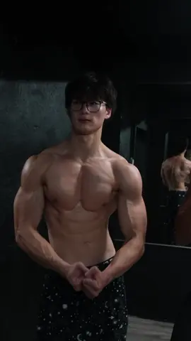 Holy chest holy chest #fyp #GymTok #mog #chest #lifting 
