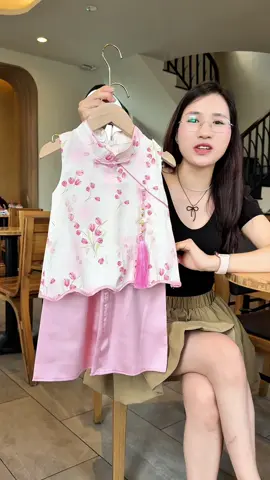 Set hồng cho bé đi chơi Trung Thu xinh quá các mom ơi #thoitrangtreem #memykytinh #bobegai #trungthu #yembegai 
