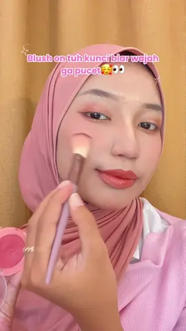 Belum selesai makeup kalo belum pake blushh😋💖 #blush #blushon #blushing #creamblush #reveline 