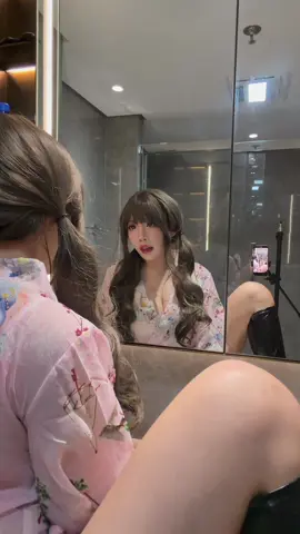 鏡の前でただ揺れてるだけ🪞🎧 #ミラーダンス #ゆるダンス #無表情チャレンジ #鏡越しショット #今日はこれだけ
