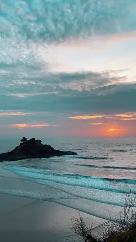 Tiếng sóng biển nhẹ nhàng vỗ bờ cát của buổi chiều tà #quehuongtoi #72vungtau❤️ #nhachaymoingay #nhacnaychillphet 