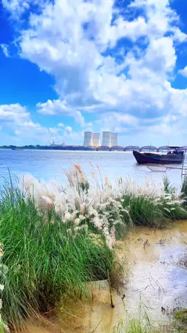 নদীর পাশে অনায়াসে কয়েক ঘন্টা বসে পার করা যায়🌸 #highlights #padmariver #viral #foryou #tiktok 