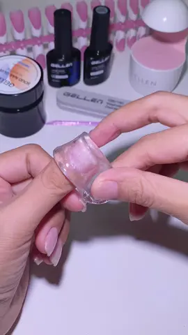 It looks so simple. I can learn it just by looking at it.😂😂🤩#gellen #nail #fyp #gellennails 