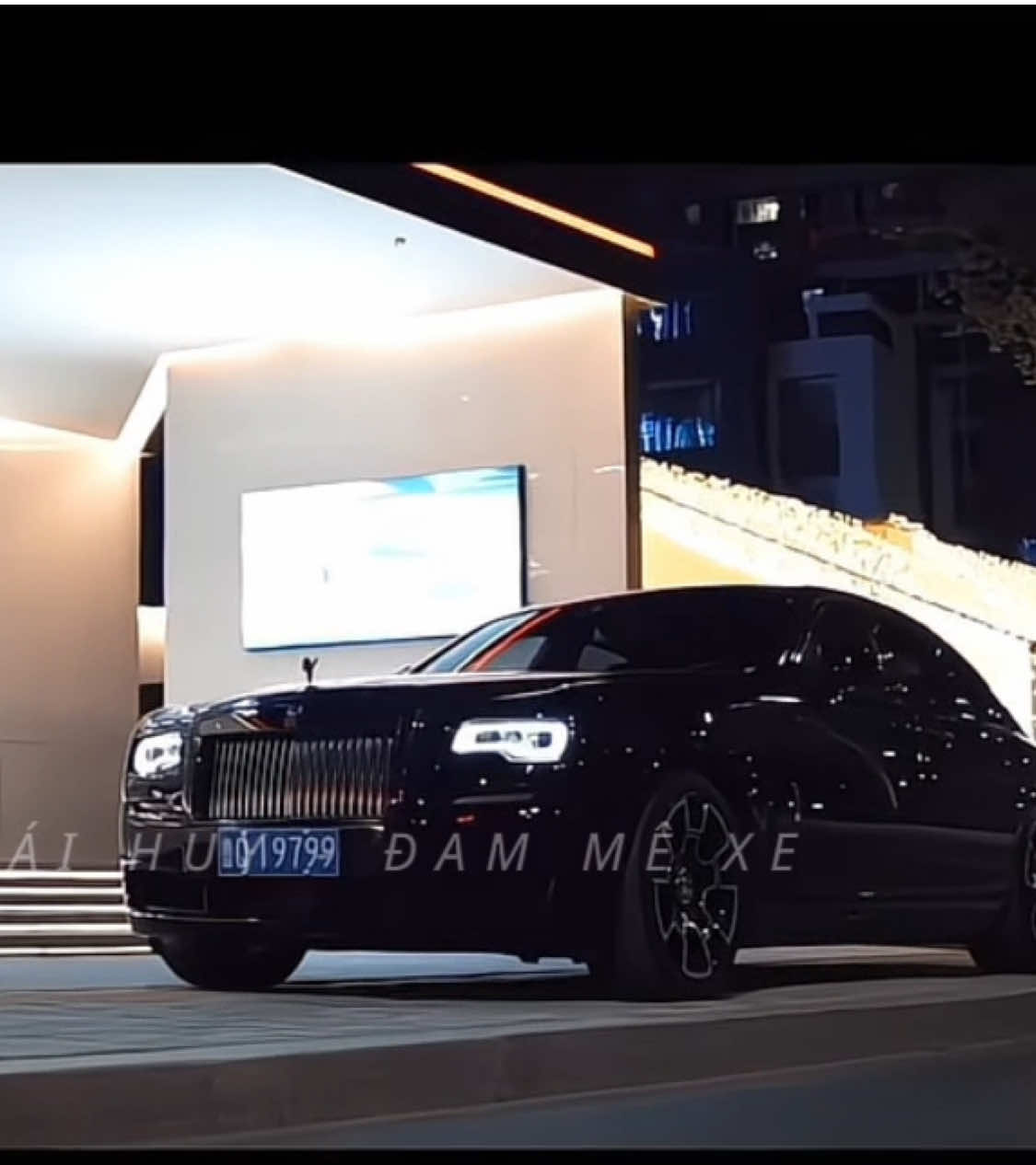 Rolls Royce Phantom | Giờ ai trả tiền bảo hiểm đây 🤡 #sieuxe #viral #car #rollsroyce #rollsroycephantom 