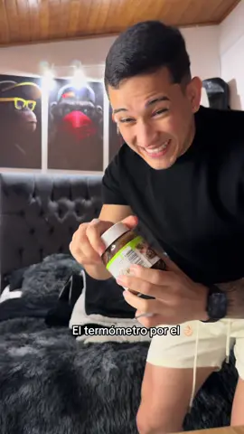 Así no se usa el termómetro?😂#paraty #humor #zary #viral_video 