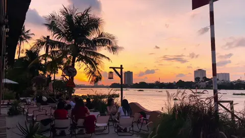 Anh mơ một mai thức giấc, chẳng có cơn đau nào sẽ ghé qua #tramhoanghon #hoanghon #binhthanh #tiemcafetramhoanghon 