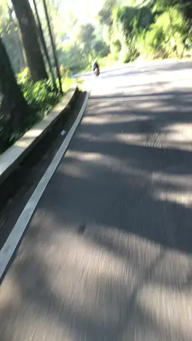 ngeden pun ngeden lah #astrea #motortua #tuaklasik #puncakbogor #bogor 