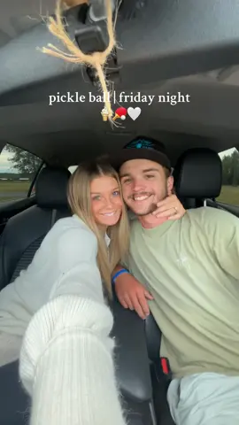 don’t talk abt our technique i know we’re not playing right 💀🏓  #pickleballdate #dayinmylife #realisticdayinthelife #viral #vlogwithme 