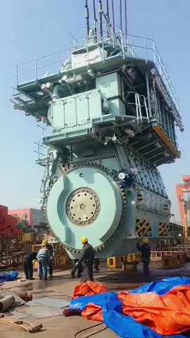 This Engine Is Bigger Than Your Entire House#fyp #foryoupage #tiktok #usatiktok🇺🇸 #usa🇺🇸 