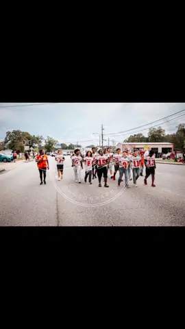 ✨ Daleville Homecoming 2025 — from my view 🖤   No floats, just fierce faces and hometown pride.   Please be respectful — these are someone’s babies out here showing up and showing out.   If you’d like a photo without the watermark, message me directly.   GO WARHAWKS! ❤️🖤 #DalevilleStrong #Homecoming2025 #WarhawkEnergy #throughmylens #ramihaygoodphotography 