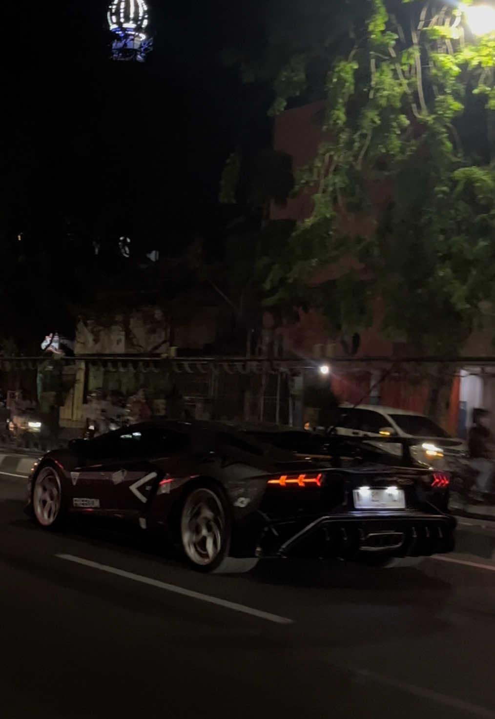 Aventador brisik😝#lamborghiniaventador #supercar #viraltiktok #fyp 