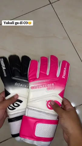 Yukk buruan di co mumpung ready banyak nihhh #gg #thira #sarungtangan #sepakbola #kiper 