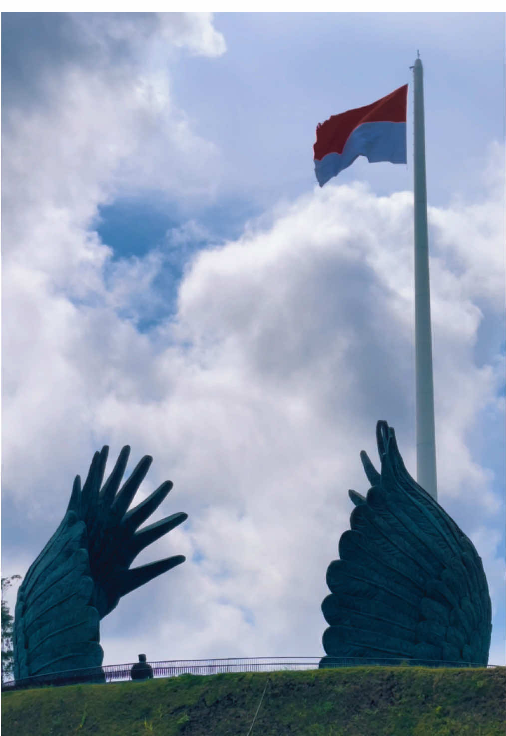 Tiang bendera tertinggi di indonesia (79 meter). Lokasi Memorial Park (taman kusuma bangsa). #ikn #ibukotanusantara #kalimantantimur #indonesia #fyp  