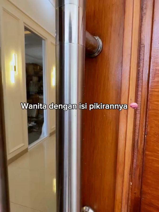 Siapa nih yang kaya gini juga? 😅 Kalo udah mikirin interior impian emang suka bikin senyum-senyum sendiri deh 😁 Contact: Admin I: 0857 2332 2400 Admin II: 0821 2480 0700 #apriliafurniturecianjur #interiorrumah #homeinterior #foryoupage #interiordesign 