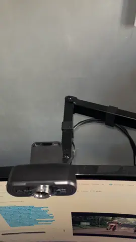 Bracket arm meja untuk monitor dan tv, desainnya keren dan kokoh terbuat dari besi. #bracketarmmejamonitor #bracketarmmonitor #bracketarmtv 