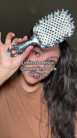 @FHI HEAT #unbrush #fhiheatunbrush #glowinthedark #nightmarebeforechristmas 