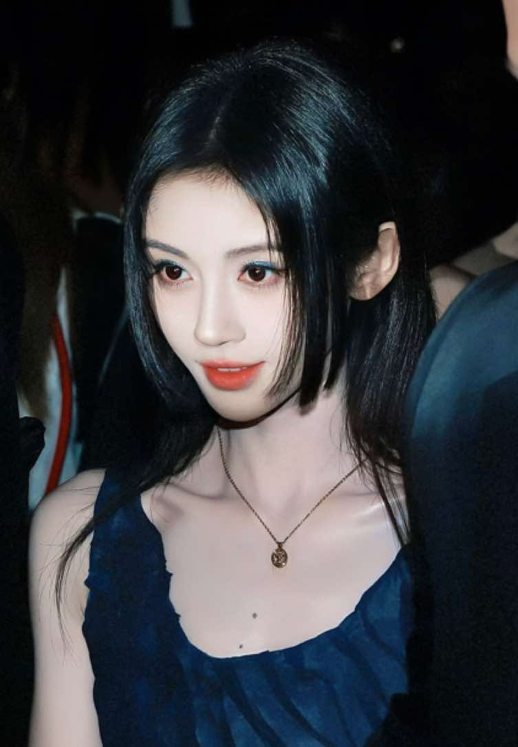 โหห ช็อตนี้ ตายเรียบบ✨💙 [25.09.27] Milan Fashion Week for VERSACE SS26 show #jujingyi #จวีจิ้งอี #鞠婧祎 #JujingyixVersaceSS26#fpyyyyyyyyyyyyyyyyyyyyyyyyyyyyyyyyy