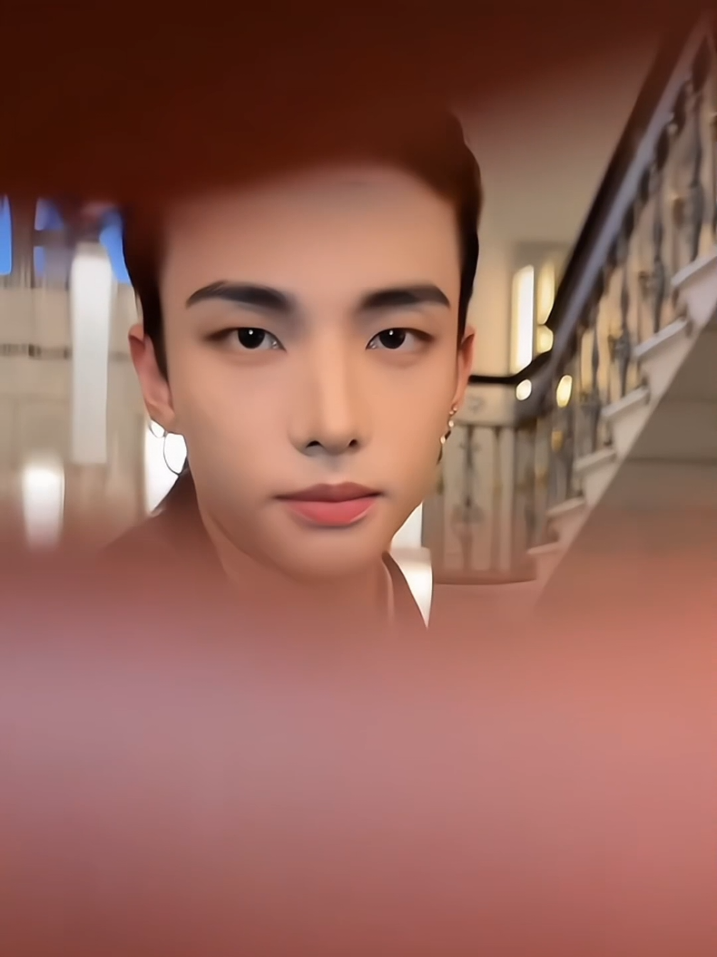 ocean eyes👁💙 #hyunjin #versace #versacess26 #stay #StrayKids 