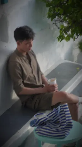 Trương Vĩnh Trọng, sinh năm 2007 tại Thanh Hóa, hiện đang theo học ngành Giáo dục Mầm non tại Trường UED - VNU. Với tính cách vui vẻ, hòa đồng và luôn tràn đầy năng lượng, Trọng không chỉ là một sinh viên chăm chỉ mà còn là người rất yêu trẻ nhỏ. Cậu mang trong mình ước mơ trở thành một giáo viên mầm non tận tâm, mang lại cho các em nhỏ những giờ học đầy tiếng cười và sự khám phá.#viralvideo #sontungmtp #foryoupage #vnu #xuhuong 