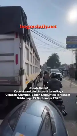 Update SiKon!  Kecelakaan lalu lintas di Jalan Raya Cibadak, Kecamatan Ciampea, Kabupaten Bogor membuat arus lalu lintas tersendat, pada Sabtu pagi, 27 September 2025. Tetap berhati-hati dalam berkendara gais!!  🎥: @fly.aerial  #bogordailynews #lalulintasterhambat #kecelakaanlalulintas #UpdateSikon  