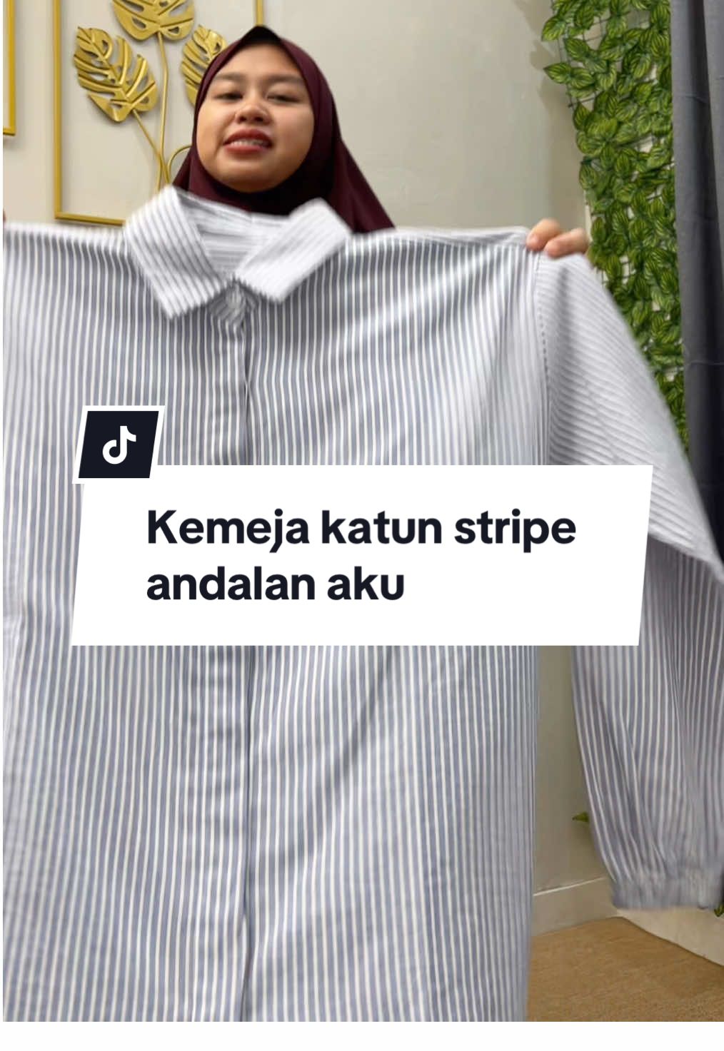 Kemeja katun stripe murce tapi nyaman banget!  #kemejakatunstripe #kemejawanita #kemejakara #kemejastripe #kemejasalurwanita 
