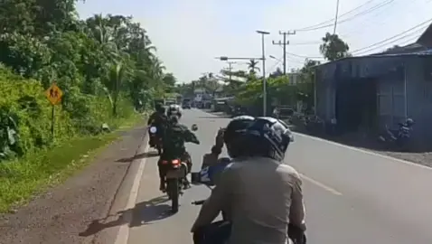 Sinergitas TNI POLRI Polsek Rantau Badauh bersama Koramil Rantau Badauh melaksanakan pencegahan karhutla melalui giat patroli dan sosialisasi tentang karhutla kepada warga masyarakat Kec. Rantau Badauh.