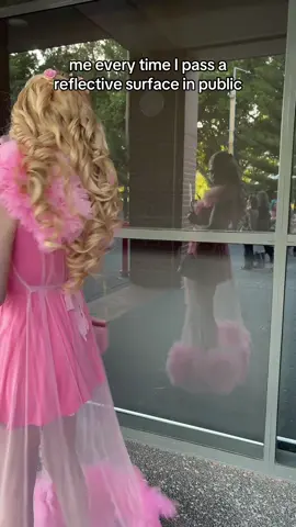 thank you goat @stereo.putrid for filming this 😔🫶 #wicked #glinda #glindacosplay #wickedcosplay #galinda 