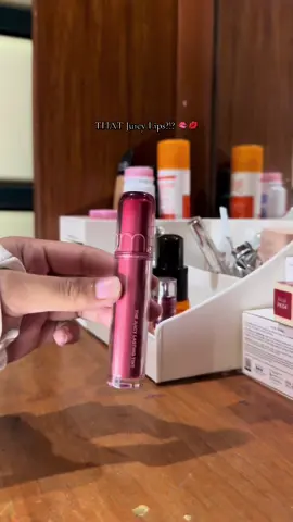 Looking for that K-beauty lip look? 💋 Rom&nd Juicy Lasting Tint is here now at 63% off! Don’t miss out! 🌸 #kbeautyproducts #juicylips #lipstickswatch #kbeautylips #beautyfinds 