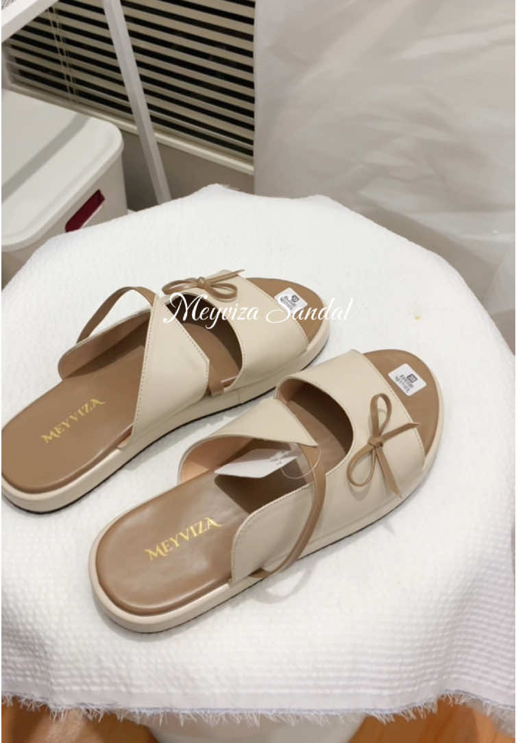 Sendal cantik & empuk dari @Meyviza official ✨🫶 #sendal #sandalwanita #sandalpita #sandal #fyp 