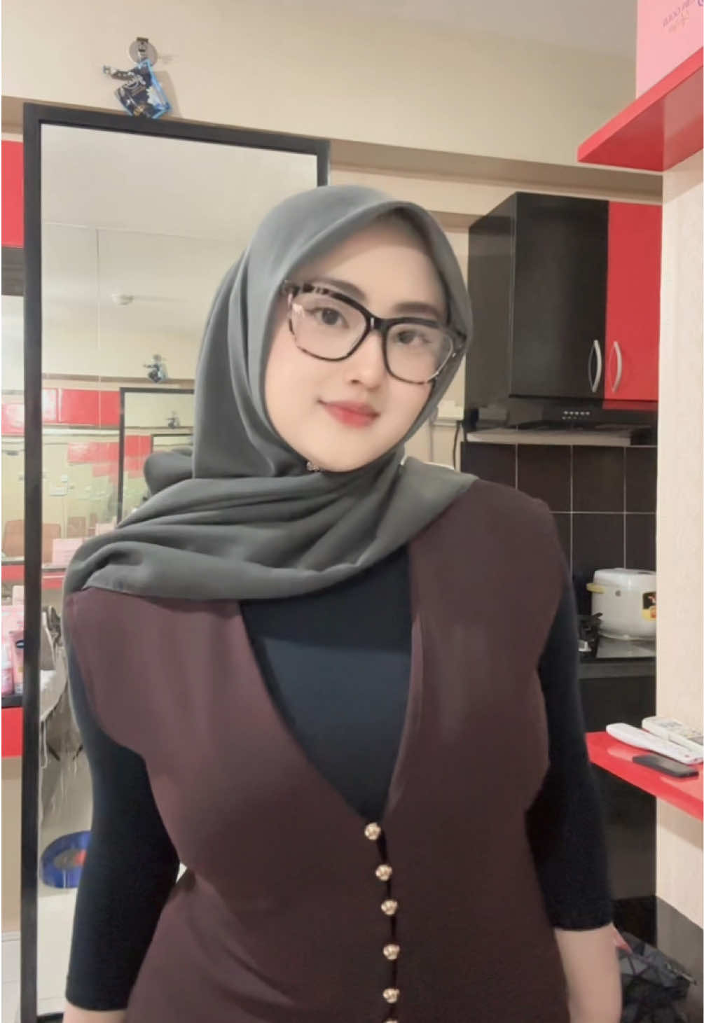 Kalau ada sembilan nyawa mau samamu saja semuanya,ini dada isinya kamu semua 