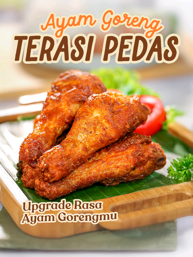 Bukan ayam goreng biasa... Ini yang bikin lidah bergoyang dan nasi cepat habis! Rasanya gurih, pedas, dan nendang! Ayam goreng terasi pedas ini wajib masuk menu favoritmu! 🍗🔥 ✨AYAM GORENG TERASI PEDAS✨ Resep Rudy Choirudin Bahan : - 500 gr Ayam (potong 8 bagian) - 1 sachet Desaku Marinasi  - 2 sdt Desaku Bawang Putih Bubuk - ½ sdt Ladaku Merica Bubuk  - 1 sdt Desaku Cabe Bubuk  - 2 sdt Terasi Bakar (dihaluskan) - 3 sdm Tepung Maizena  - 3 sdm Air CARA MEMASAK 1. Campurkan semua Bahan (ayam, Desaku Marinasi, Desaku Bawang Putih Bubuk, Ladaku Merica Bubuk, Desaku Cabe Bubuk, terasi bakar, tepung maizena, dan air) ke dalam kontainer, dan kocok hingga tercampur rata. 2. Diamkan minimal 30 menit. 3. Goreng ayam pada minyak yang sudah panas (150' C) dan menggunakan api sedang selama 8-10 menit. 4. Hidangkan. #simplerudy #masaksatset #masakdirumah #idejualan #hackmasak 