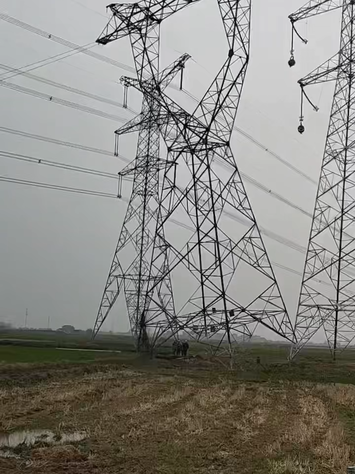 #tower listrik tertinggi di dunia# lightning tower# lighting tower# electrician tower# tower sutet. Tel:+86-18561734886 E-mail: erica@qdmttower.com www.qdmttower.com