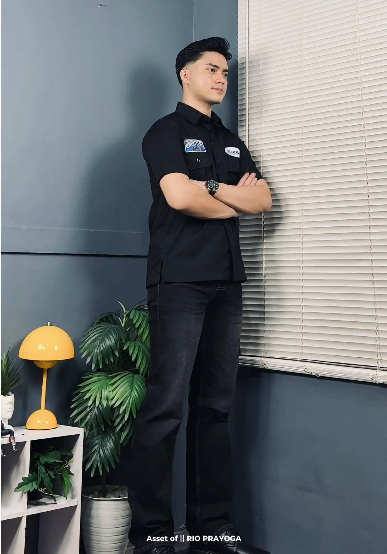 Rekomendasi outfit buat malmingan ganteng bareng doi Boss😎 #rekomendasioutfit  #workshirt  #jeans 