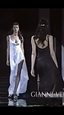 Aura#modelo#fashion#sharlowharlow #victoriassecretfashionshow #fashiontiktok 