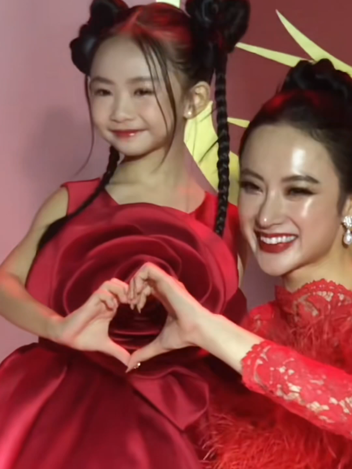 Angela Phương Trinh: Từ nữ hoàng thảm đỏ đến người mẹ bình yên. #angelaphuongtrinh 