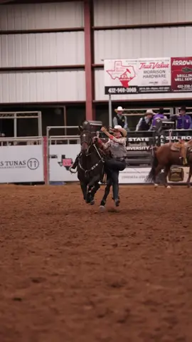 yall the perf was not for me 😭😭 #rodeowreck #goattyingfail #legsup 