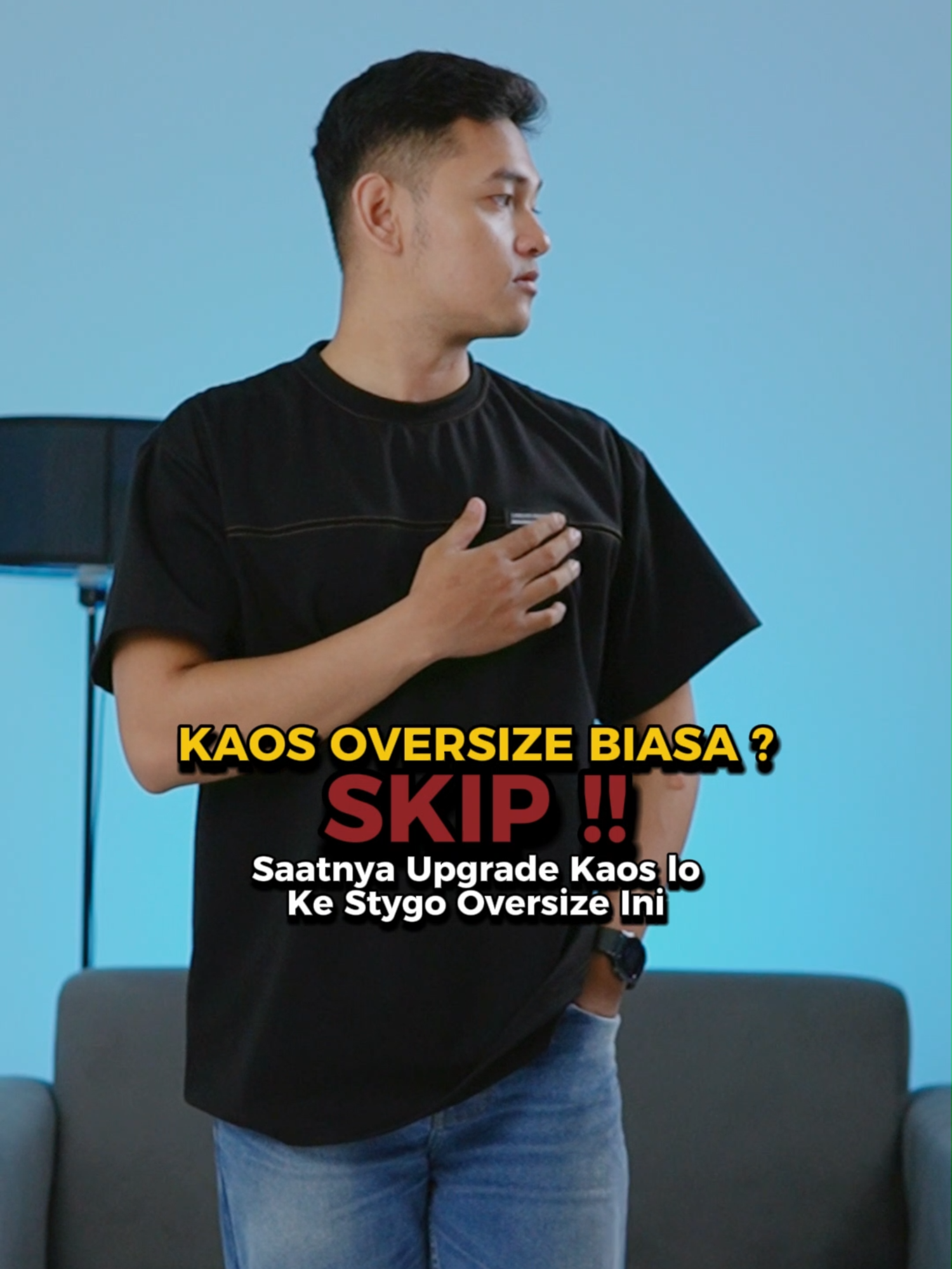 Dibuat dengan bahan premium yang adem dan nyaman, ditambah potongan oversize yang kasih look kekinian tanpa ribet. ✨ Bukan cuma kaos, tapi upgrade style lo biar makin standout! 😎👌 #BROGUY #StylePria #OOTDPria #MensFashion #CasualStyle #outfitideas #menswear #outfitinspiration #Dailywear #styletips #mixandmatch