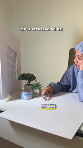 Slime itu buat anak kecil? Big nooo slime itu bisa untuk segala umur ya ☺️ it’s for fidgeting, sensory stimulation, and stress-relieve!