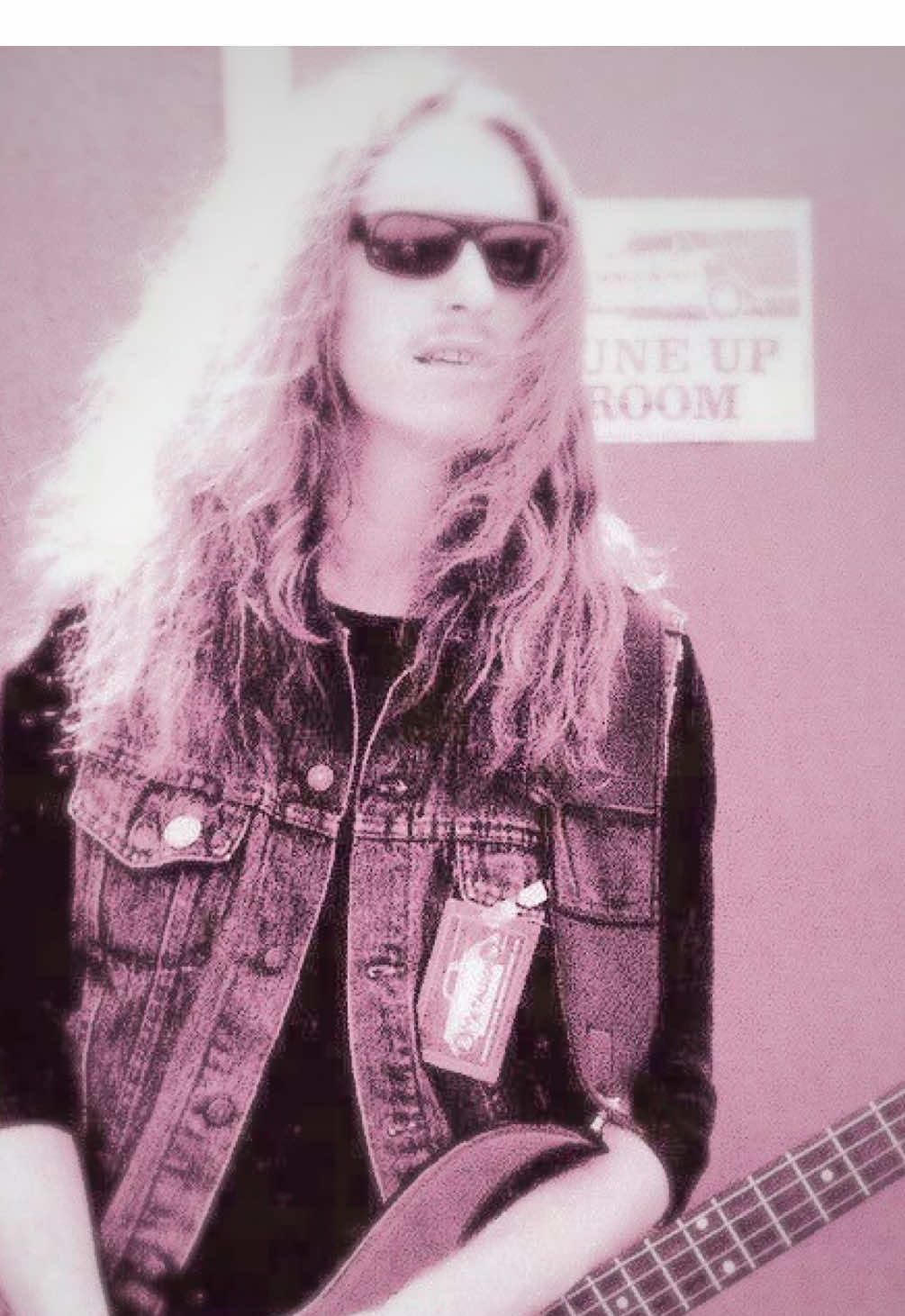 Cliff Burton passed away 39 years ago today. rest in peace Cliff. you are a legend and your music still lives on, always and forever. 🕊️ #metallica #cliffburton 