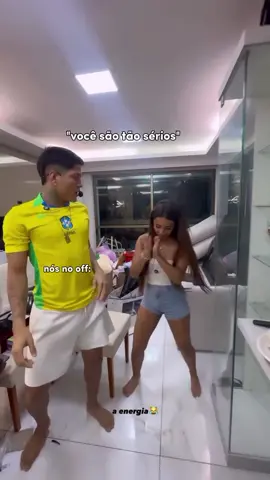 A dancinha da Lari 😂😂🤌🏽 @LÉO NEIFF 🥇 @lari.avila0  #leooneif #larissaneif #lariavila 