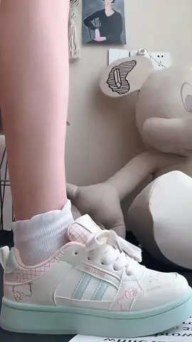 #odaycogiayxinh #giay #giaydaythung #sneakers #giaydep 