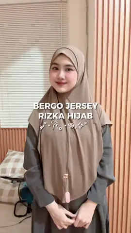 Cantik banget model hijabnya 🤩❤️‍🔥 bahannya dingin cocok kesemua bentuk wajah warnanya bikin cerah kekulit ✨ #bergoinstan #hijabinstan #bergojersey #ootdhijabstyle #fyp @RIZKA HIJAB 