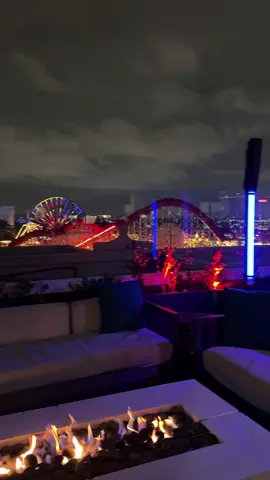 #thewestin #anaheim #anaheimcalifornia #disneyadventures #riserooftoplounge 