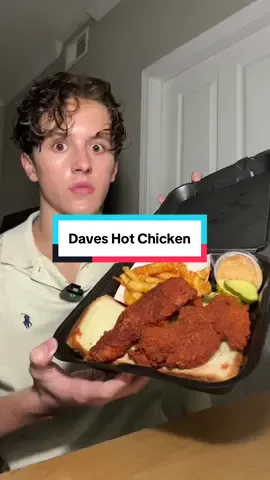 Rate the Crunch 👇 #mukbang #daveshotchicken #friedchicken #foodtiktok #mukbangasmr 