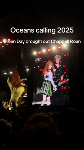 Please find this diva!!! ❤️❤️ #greenday #oceanscallingfestival 
