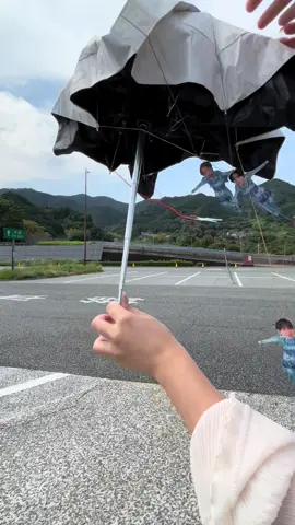 空に追い抜かれ風に捕まえられたなにわ男子 エコパに向かう道中のSAよりお届け#なにわ男子 #bonbonvoyage #sevenseas#フライング #モノマネ甲子園 @なにわ男子 / Storm Labels 