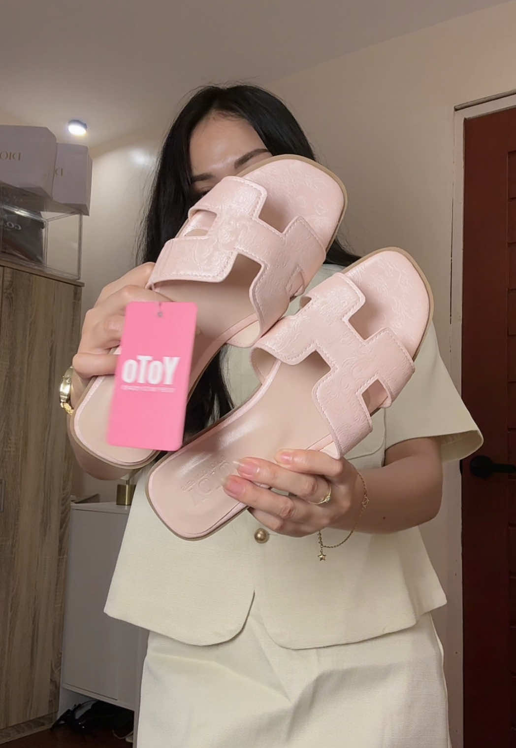 Terno here➡️@Maraya🌷 #outfitinspo #outfitideas #yotosandal #flatsandals 